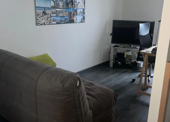 A 7kms Du Circuit Des 24h ホームステイ