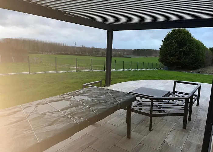 A 7kms Du Circuit Des 24h ホームステイ Laigne-en-Belin